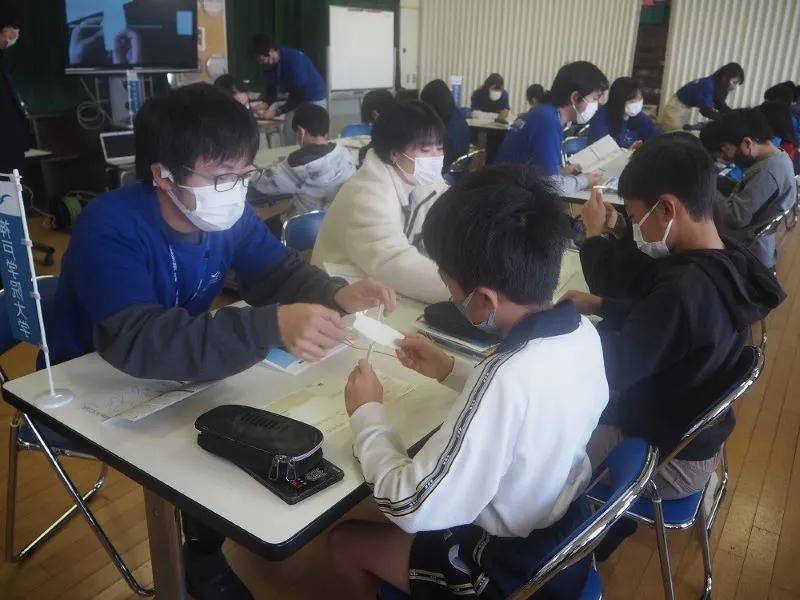 飛行機製作の様子