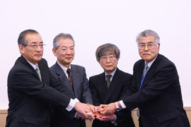 調印を終えた４大学の学長