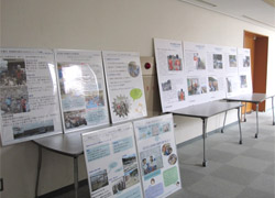 会場では震災ボランティアのパネル展示も行われました