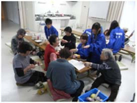 写真4:編み物会(第4集会所) ①
