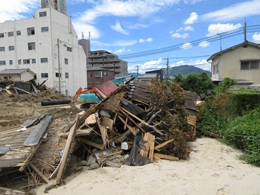 視察した被災地（安佐北区口田町中小田地区）の様子