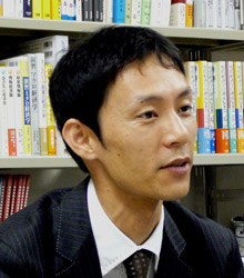 小川 賢 経営学部 准教授