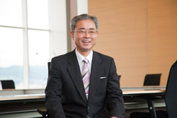 岡田 豊基 学長
