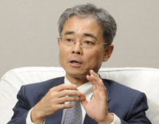 岡田豊基学長　法学部法律学科教授