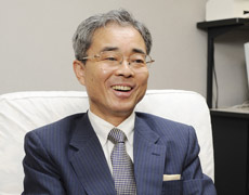 岡田豊基学長　法学部法律学科教授