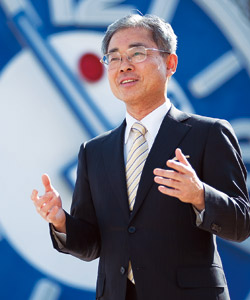 岡田豊基　学長