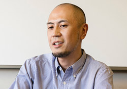 人文学部講師　前田拓也