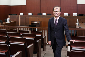 小松昭人 法学部 准教授