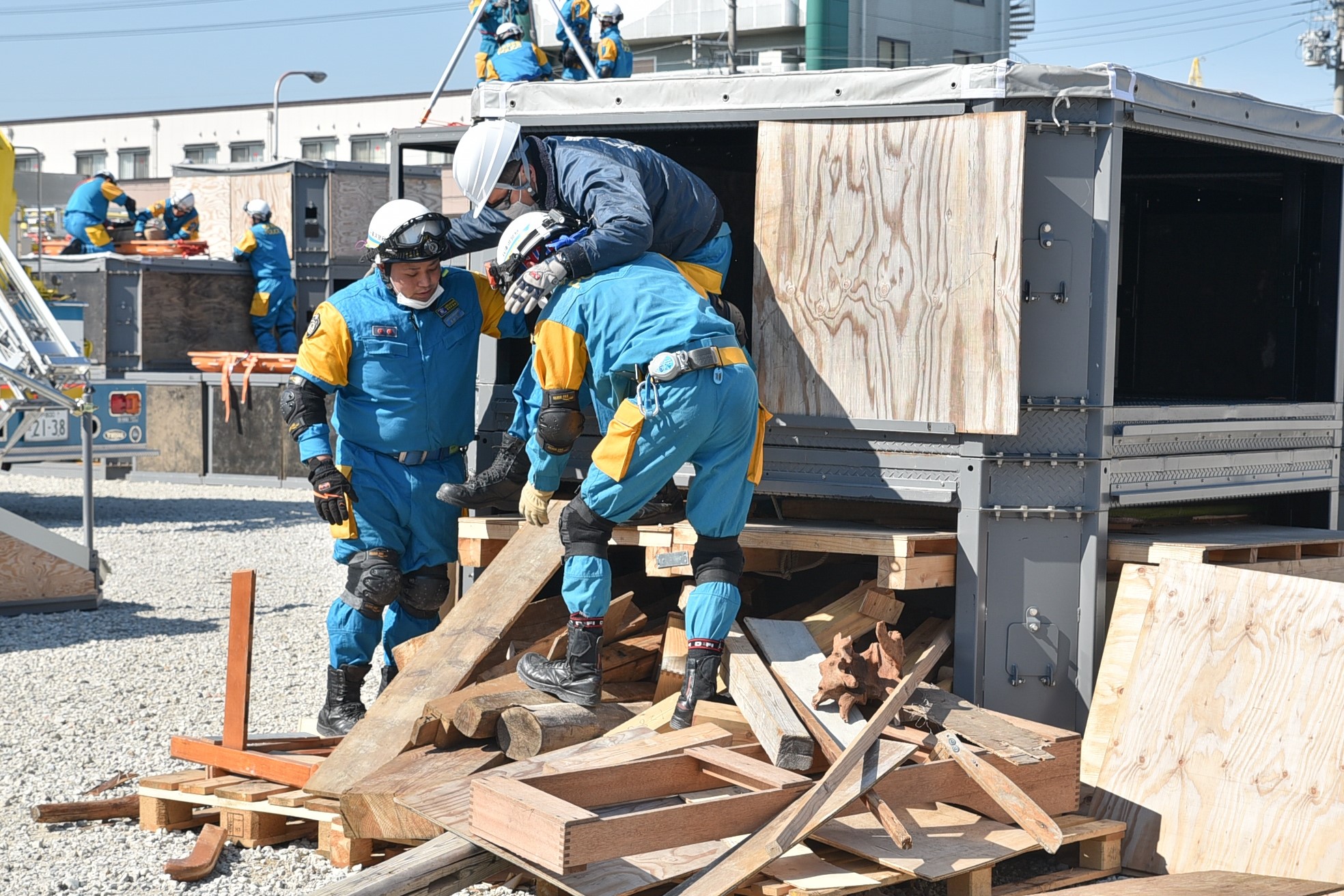兵庫県警による高所からの救助訓練(画像)